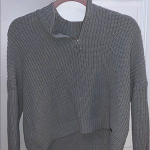 Hollister Long Sleeve Knit Cropped Sweatshirt